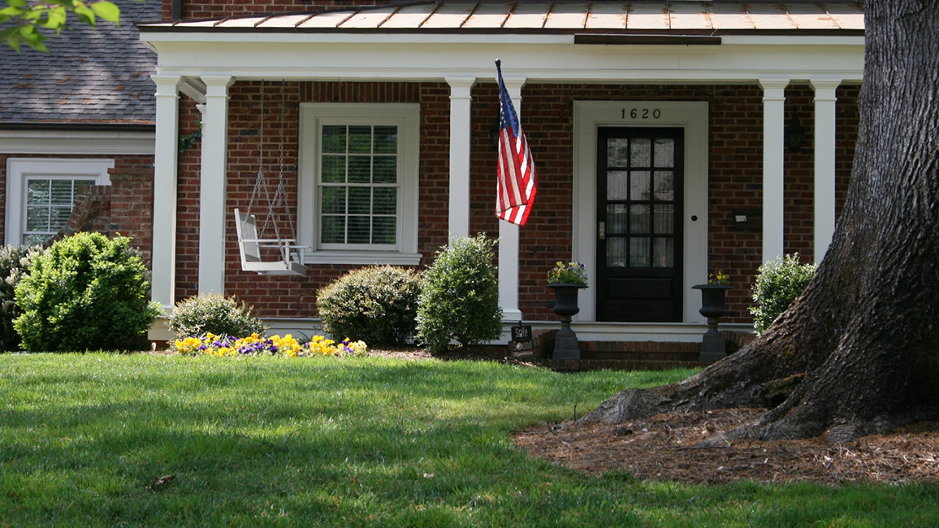 More first-time buyers drive U.S. home sales to best since 2009