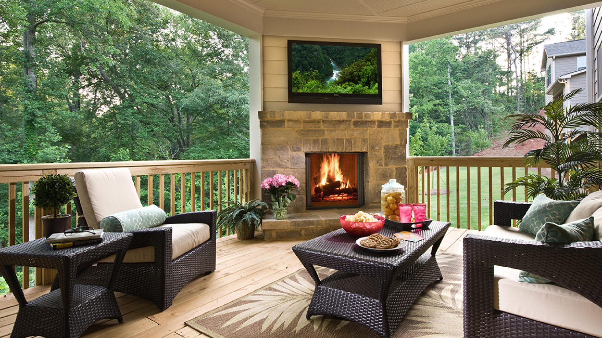 Outdoor living fireplace