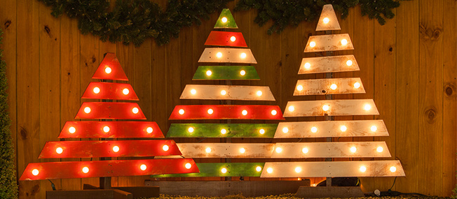 diy-christmas-trees-marquee-lights-7632