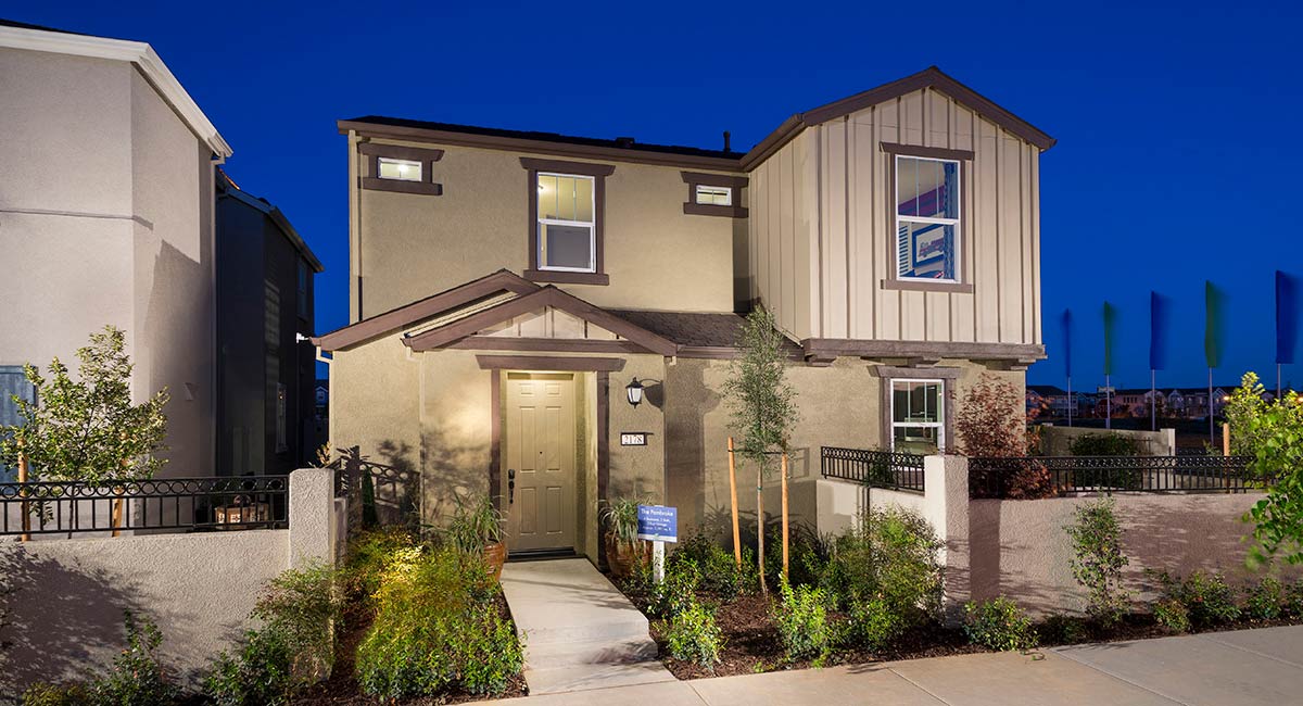 Move into a new Lennar home by Summer's End Lennar Resource Center