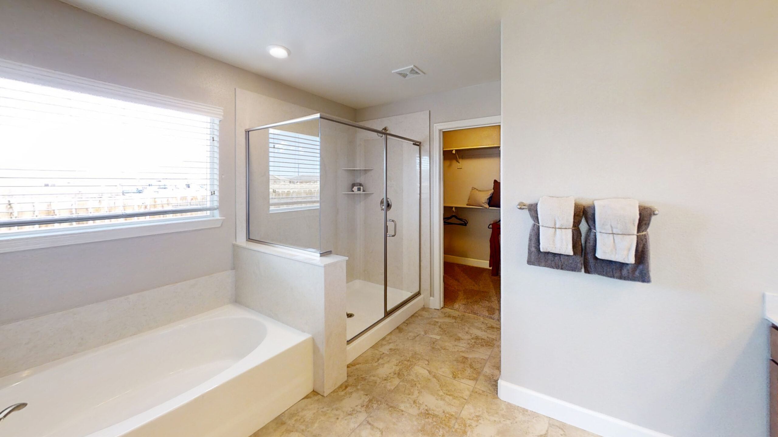 Silver Ridge II bathroom