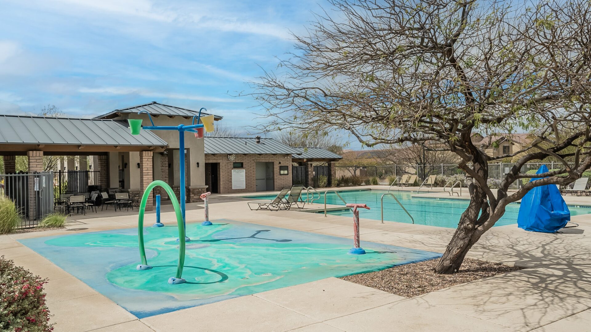 La Estancia amenities pool