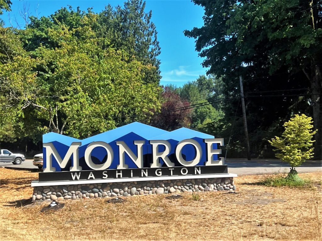 Monroe City Welcome sign