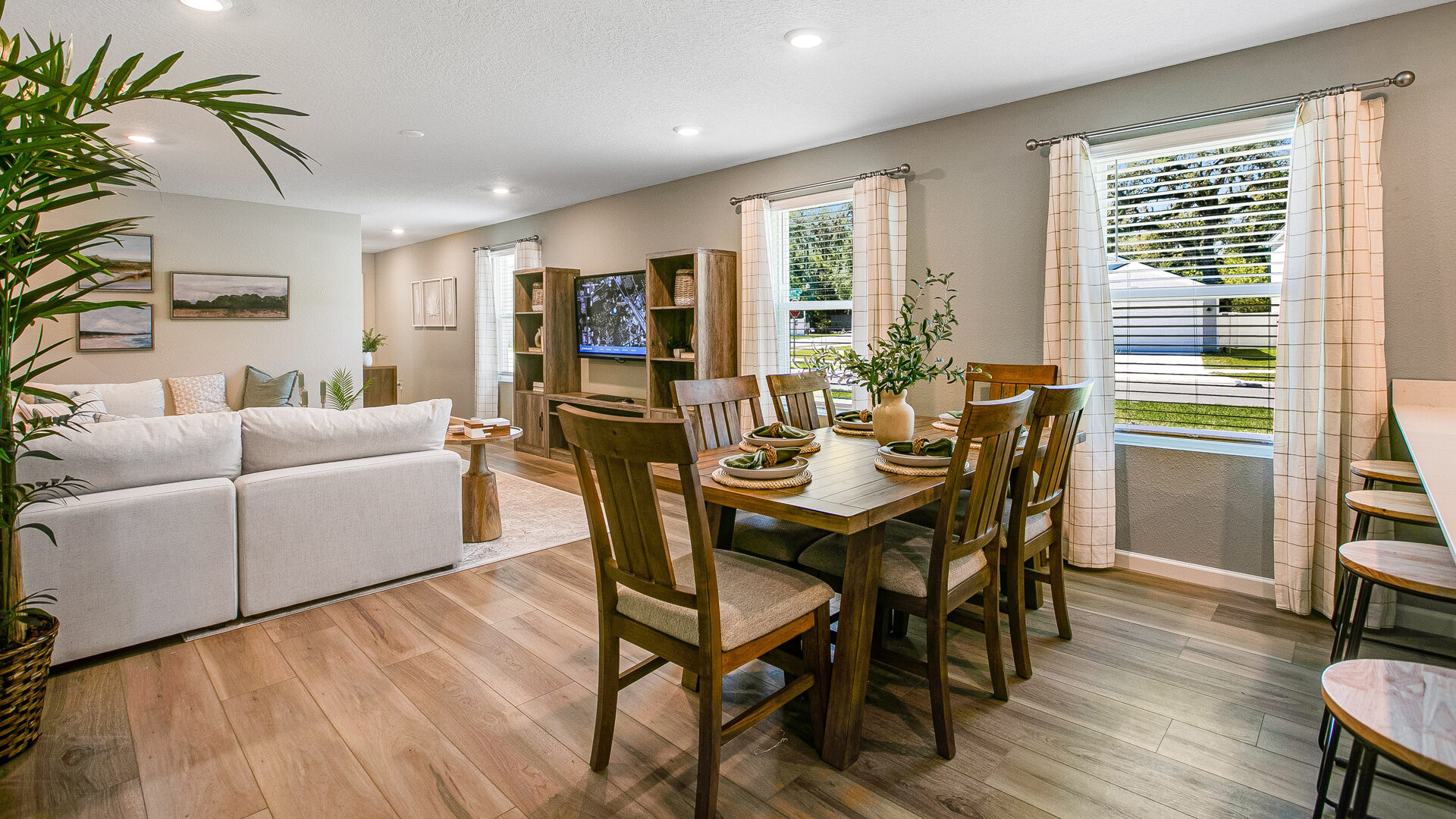 Lennar Jacksonville dining room