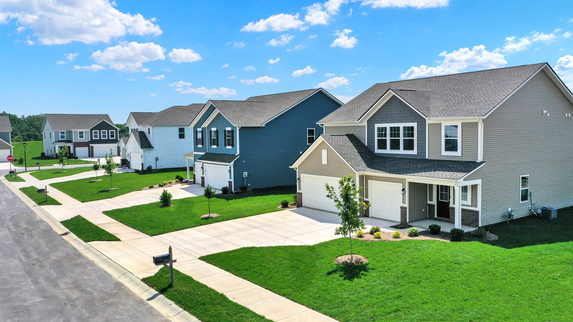 Sapphire Ridge streetscape