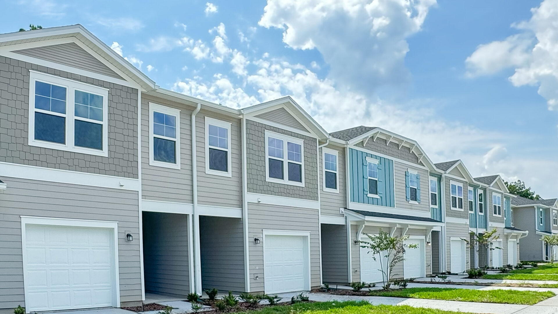 Longbay Townhomes Truman Exterior