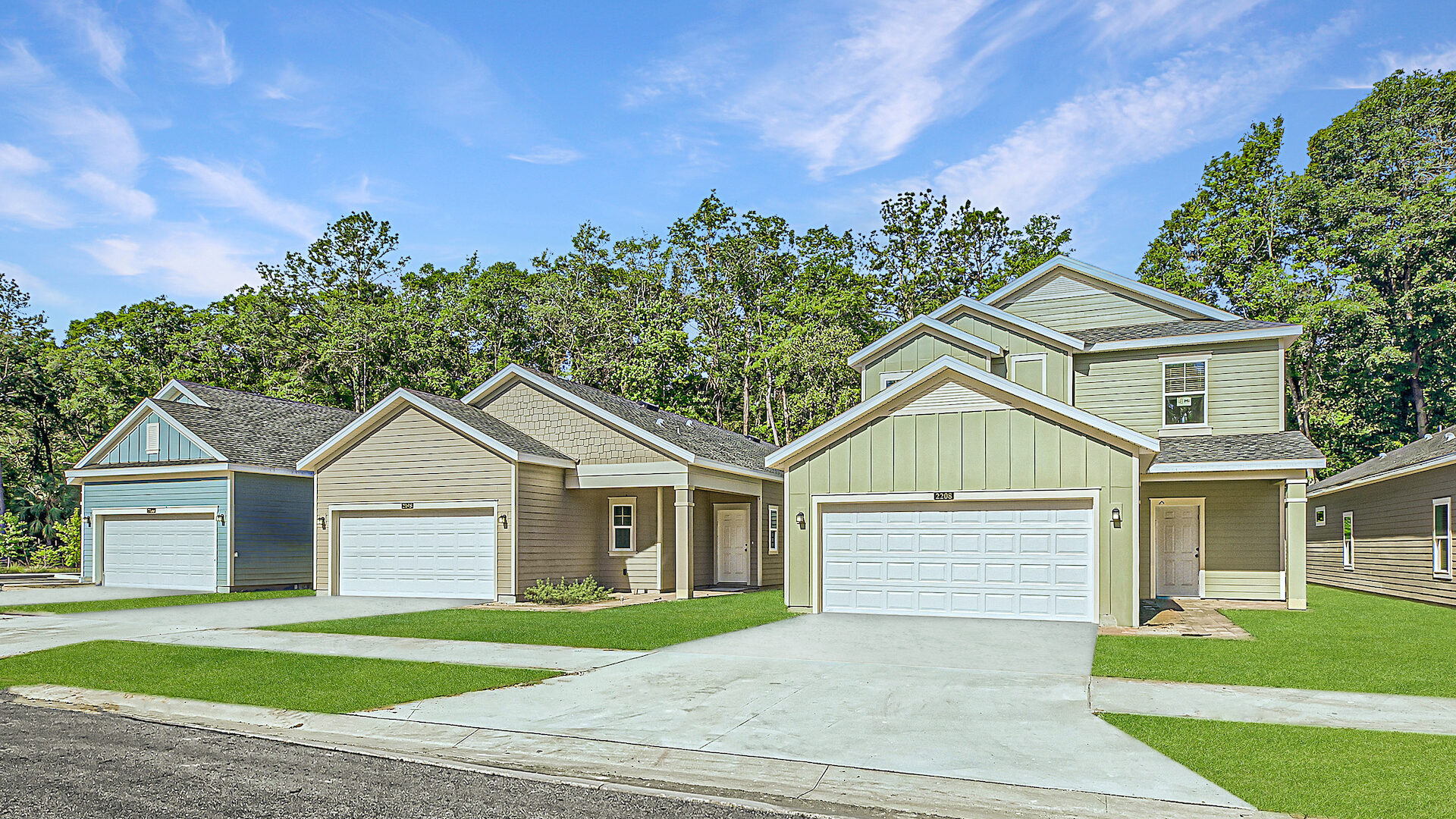 Streetscape shot of Saddle Oaks community