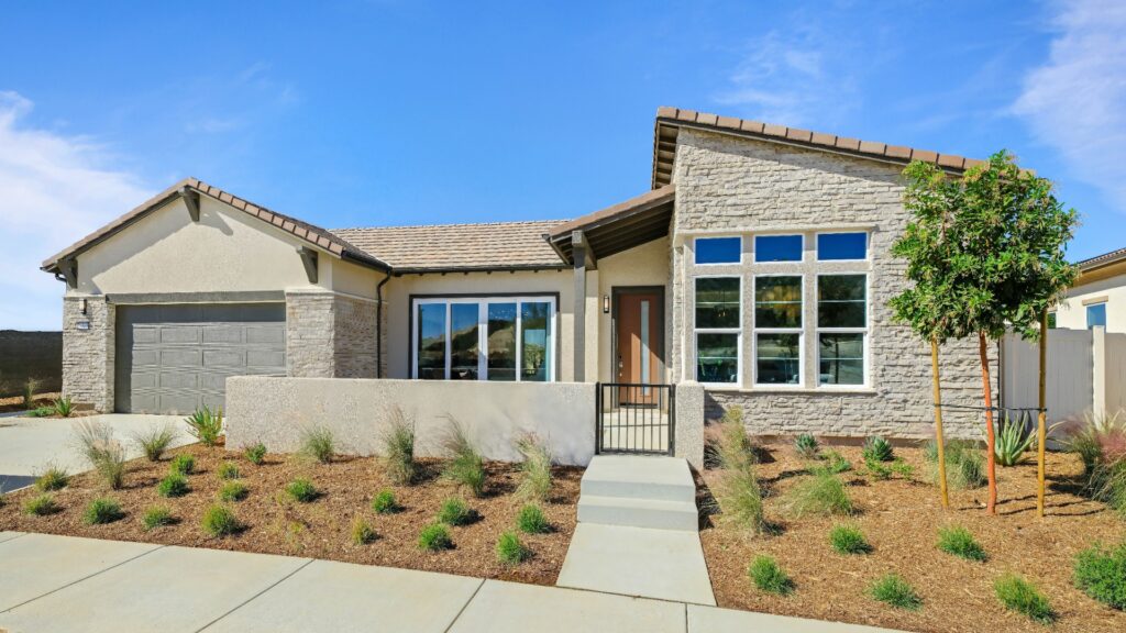 Paseo Tesoro Highlands