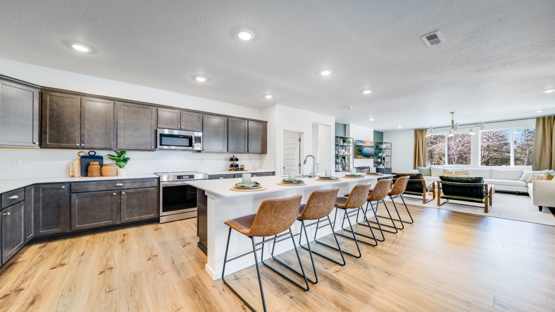 Ponderosa Pines regory Kitchen