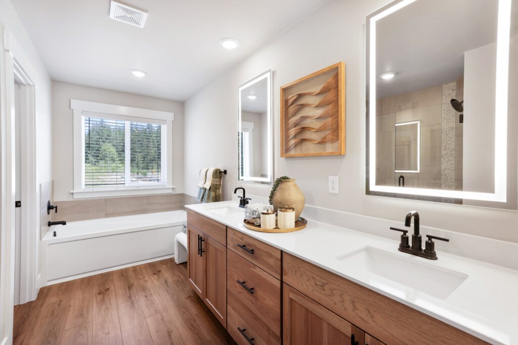 Magnolia II Owners Bath