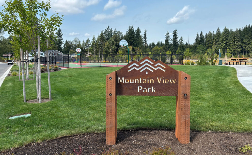 Ten Trails Mountain View Amenity sign