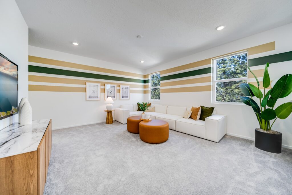 Ponderosa Pines Gregory bonus room