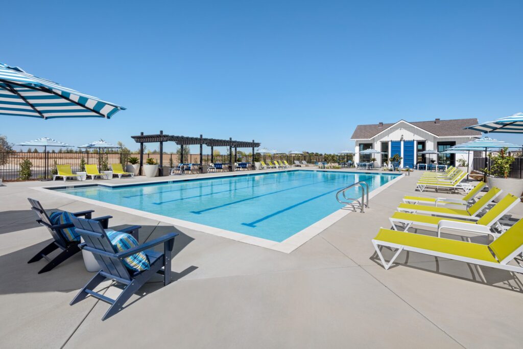 Northlake Amenity Clubhouse pool