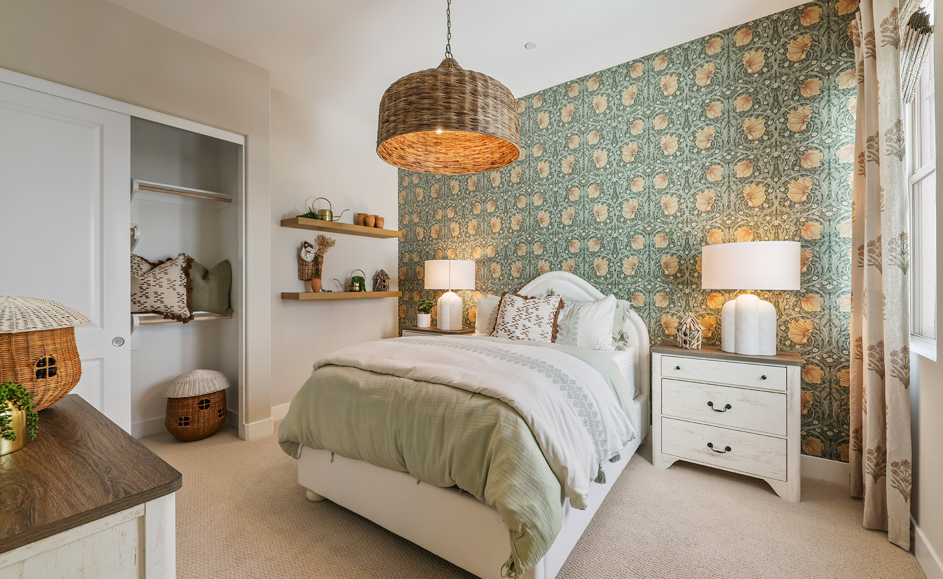 Ridgeview Metro Heights bedroom