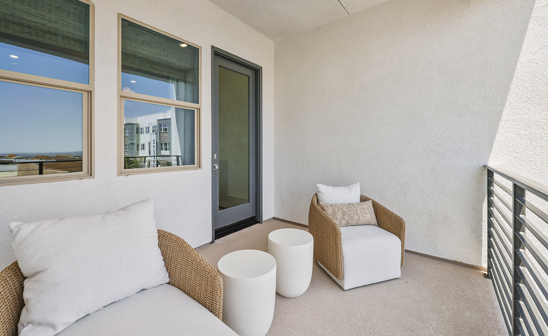 Ridgeview Metro Heights outdoor patio