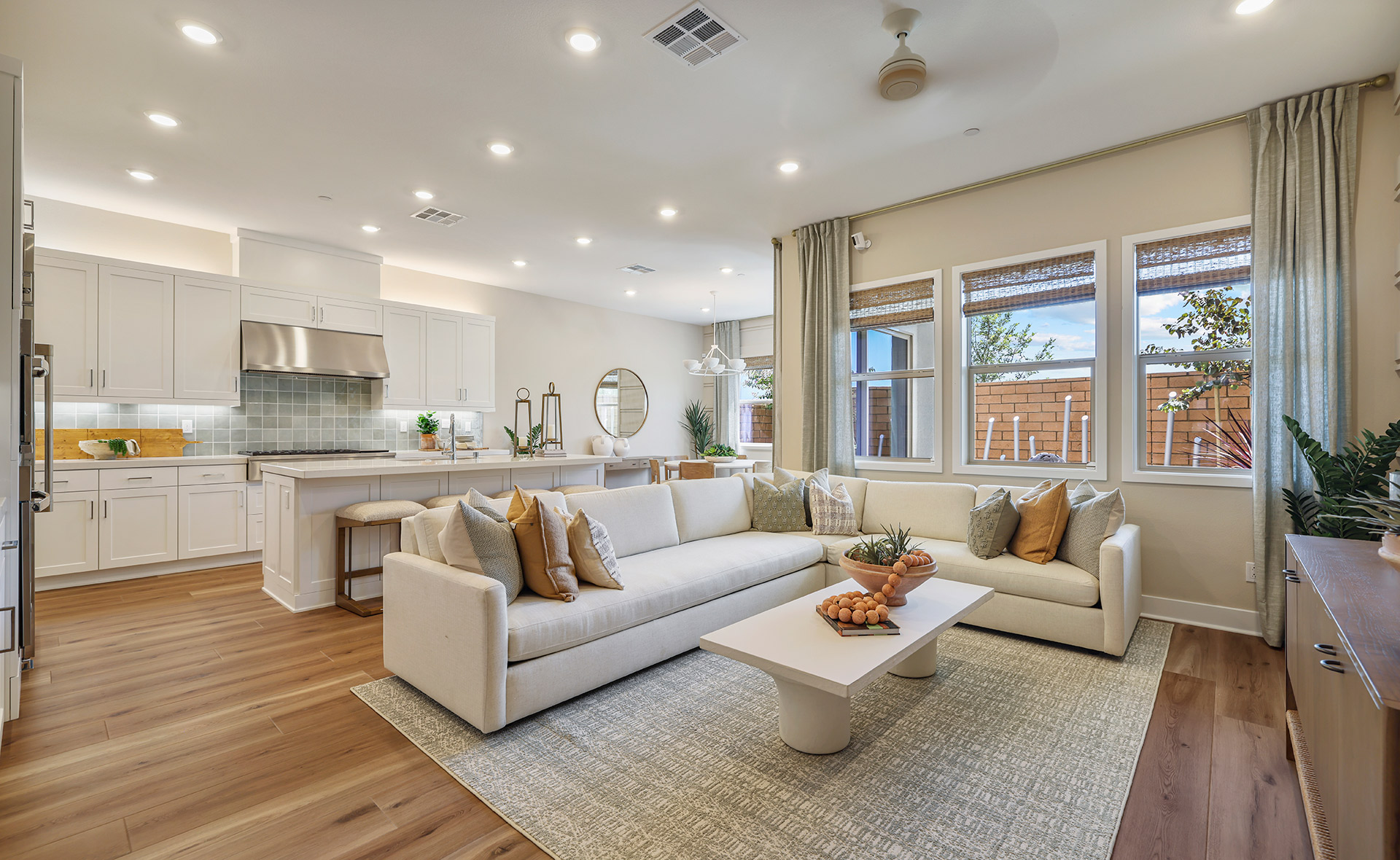 Ridgeview Metro Heights open concept living area