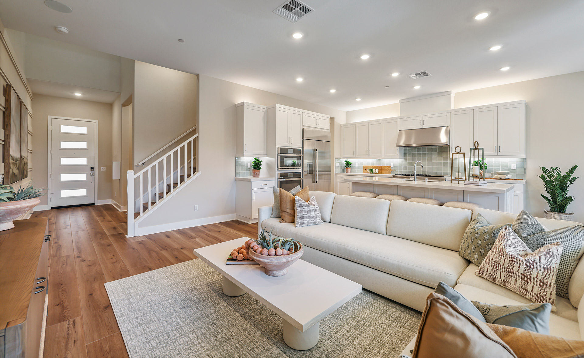 Ridgeview Metro Heights open concept living area