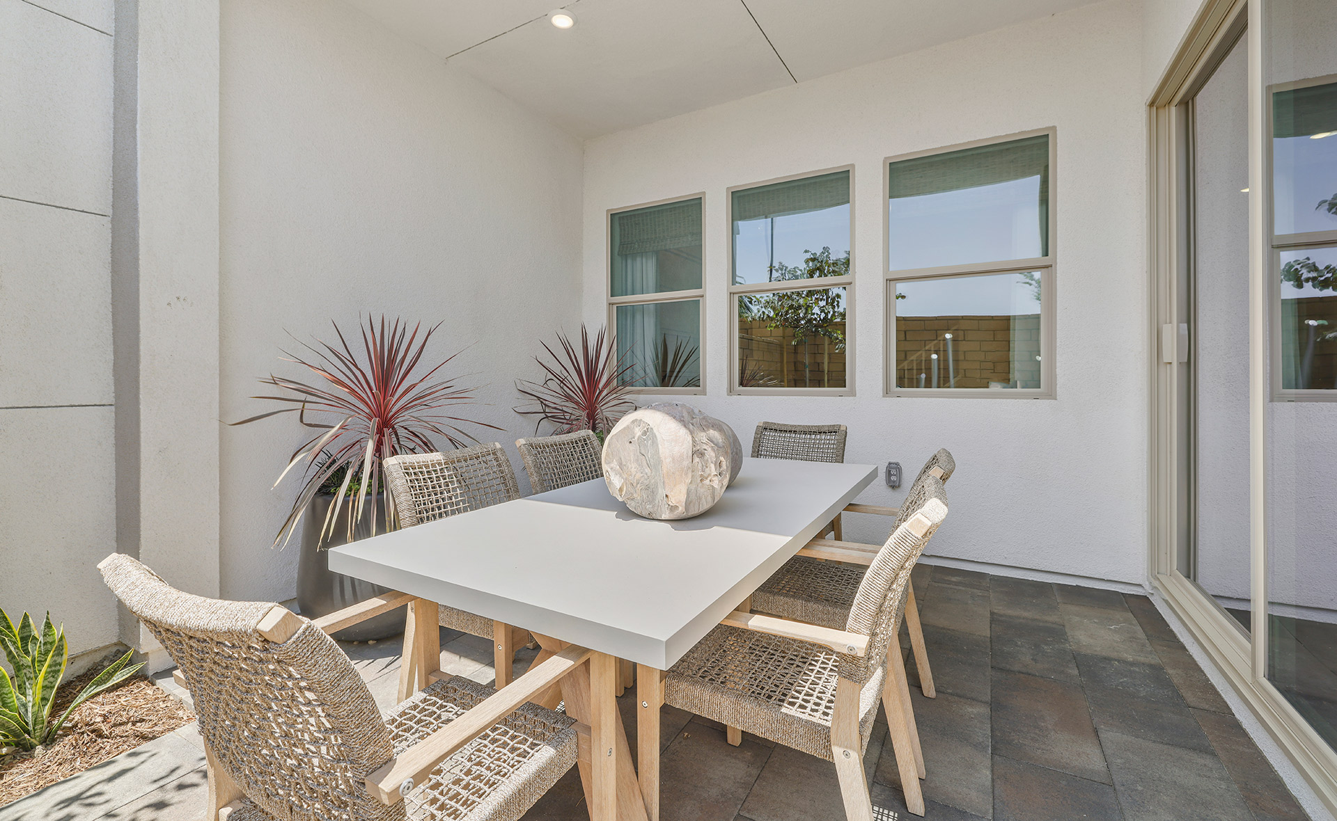 Ridgeview Metro Heights outdoor room